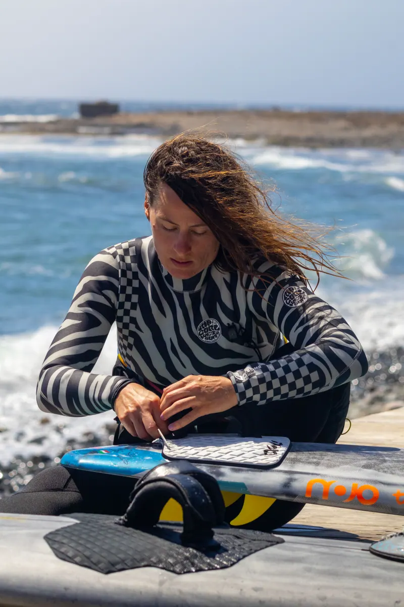 Perform in the wave — Gran Canaria, Pozo Izquierdo — photo by Karolina Zachowska