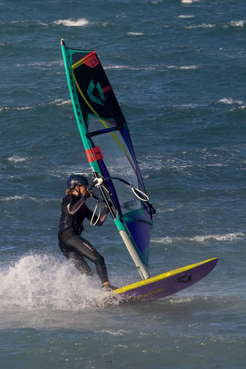 Perform in the wave — Gran Canaria, Pozo Izquierdo — photo by Karolina Zachowska